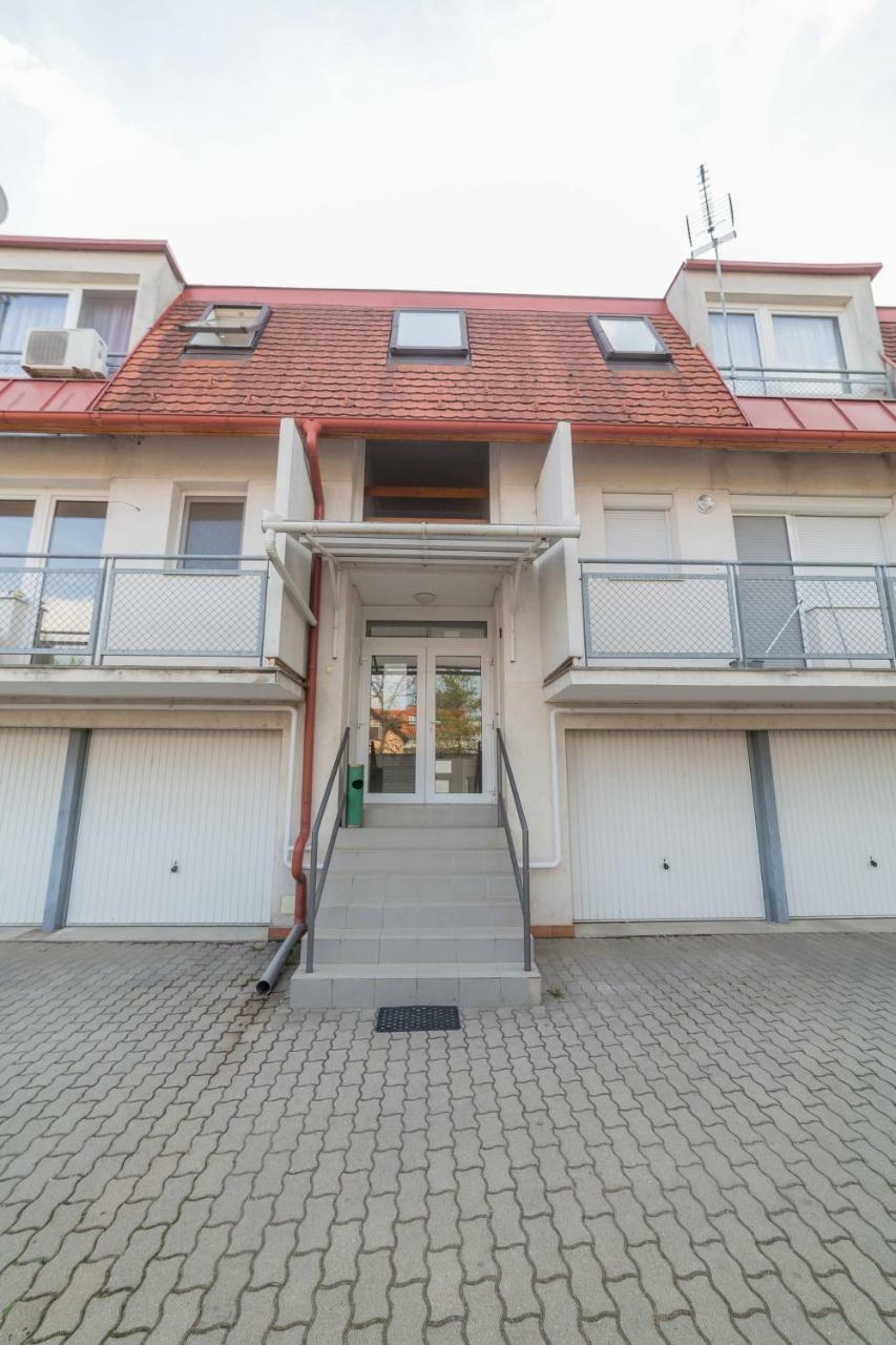 Fischer Apartman 2 Hajduszoboszlo Exterior photo